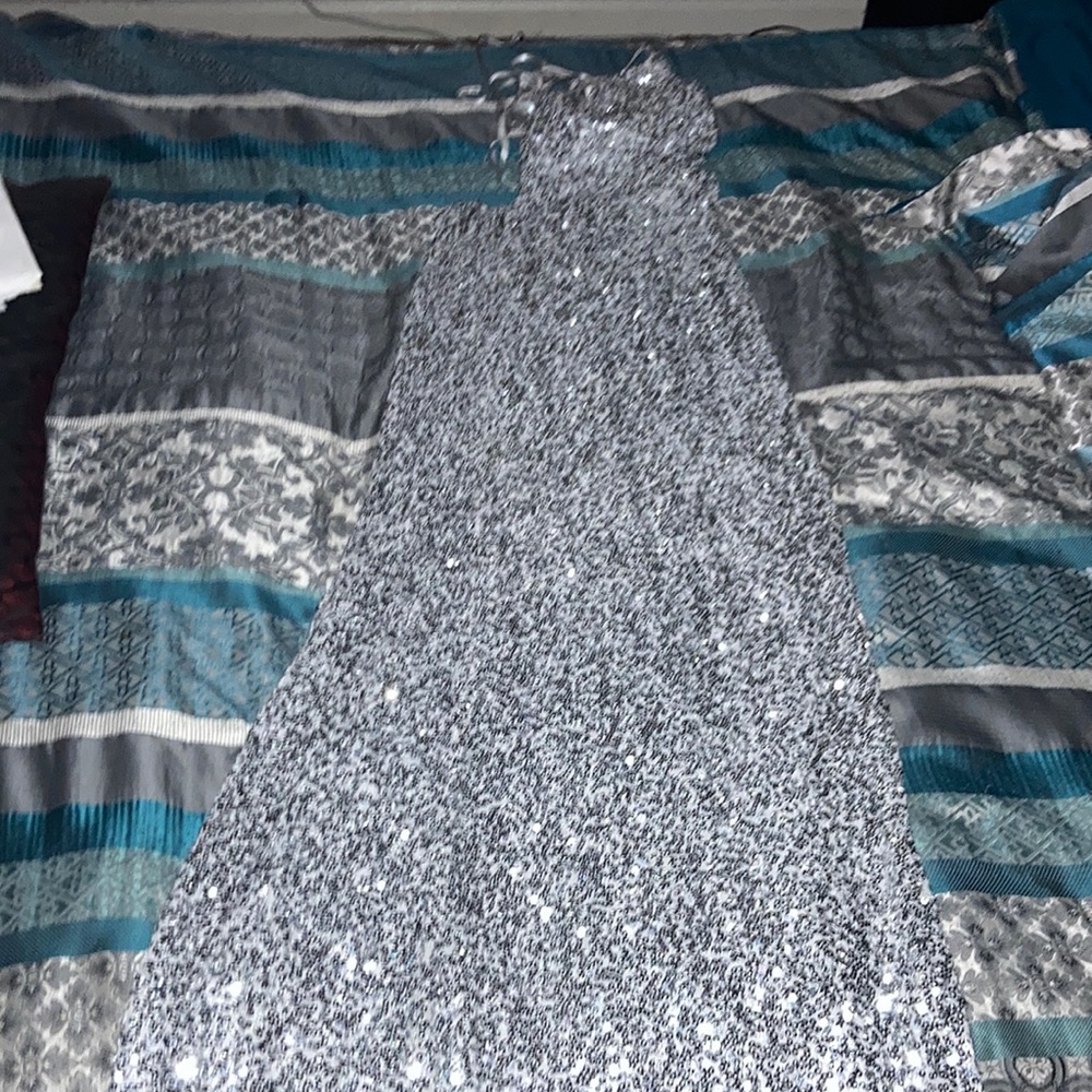 This is my prom dress i only warned this dress  only 1 time
